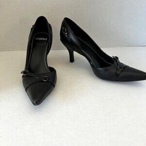 Unlisted by Kenneth Cole Black Low Heels Size 7.5